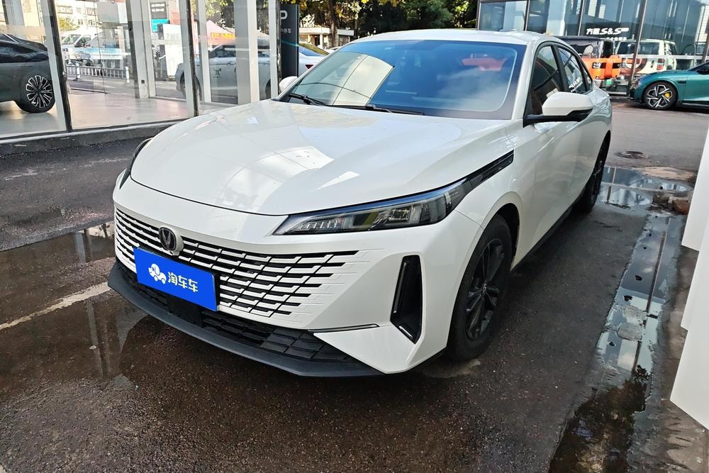 Changan Yida 2023 — фото автомобиля