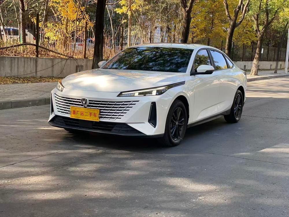 Changan Yida 2023 — фото автомобиля