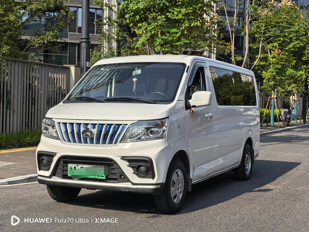 Changan Kaicheng Ruixing EM80 2022 — фото автомобиля