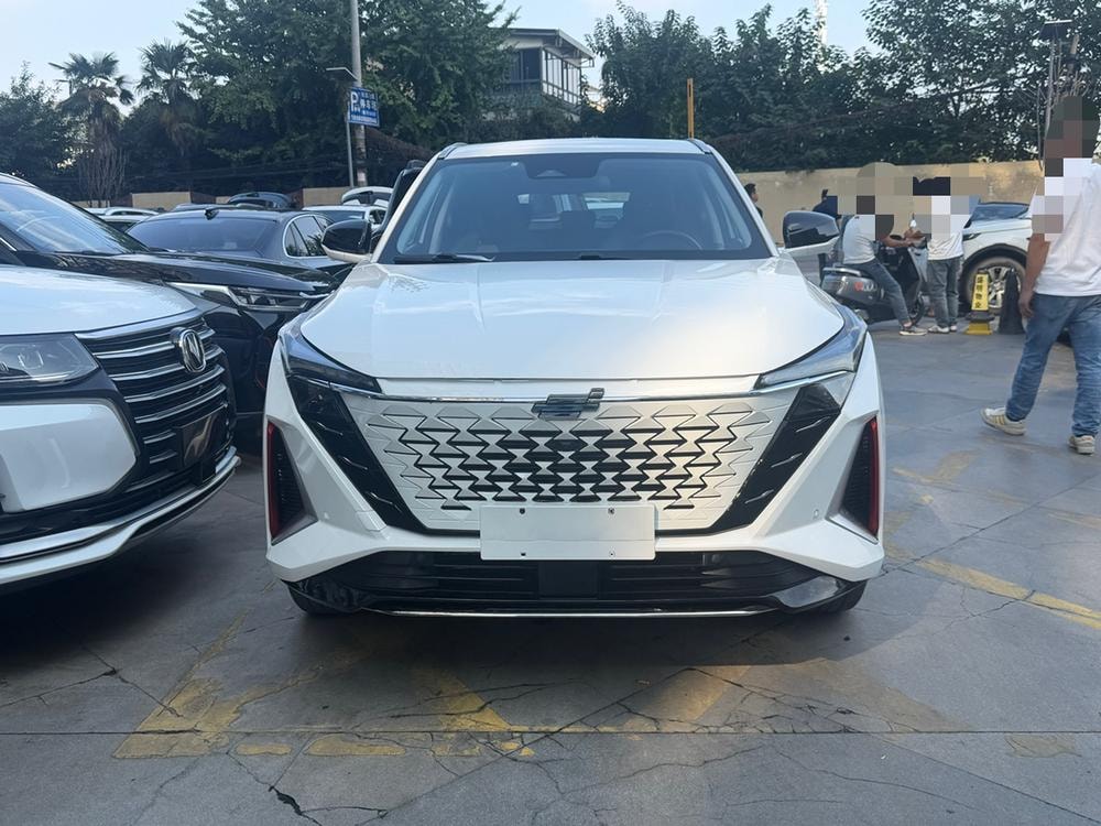 Changan Oshan Z6 2023 — фото автомобиля