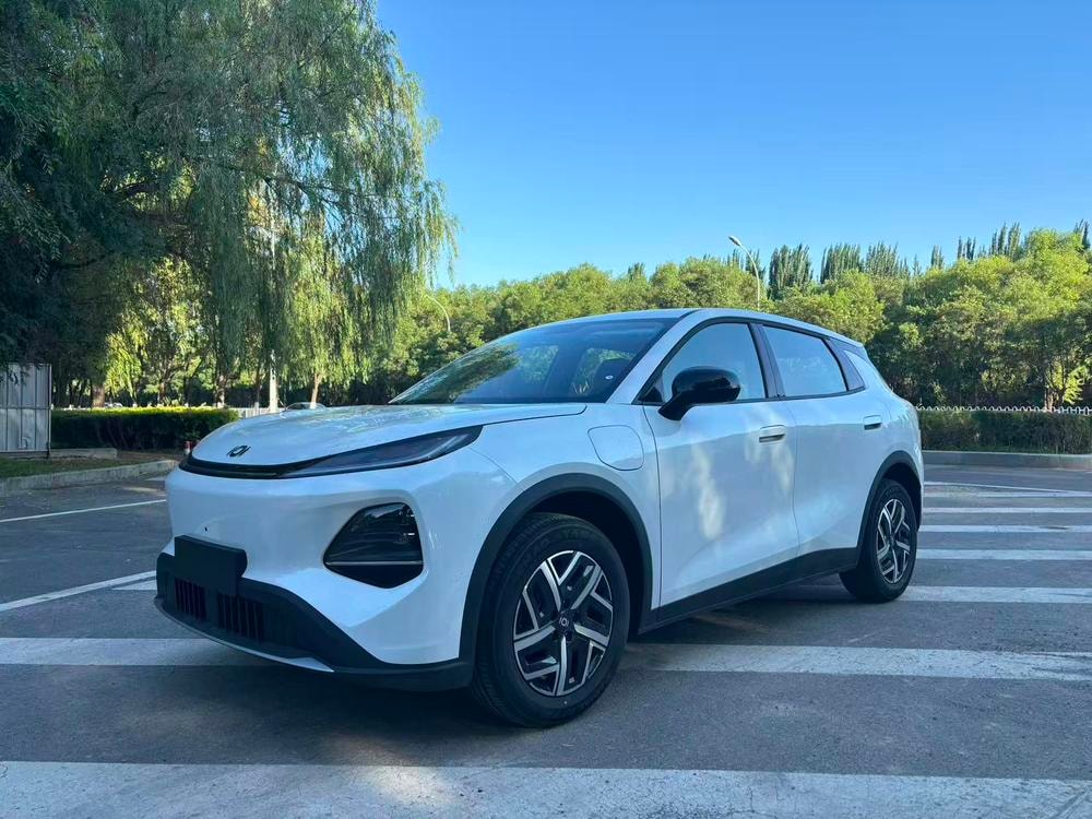 Changan Qiyuan Q05 2026 — фото автомобиля 1