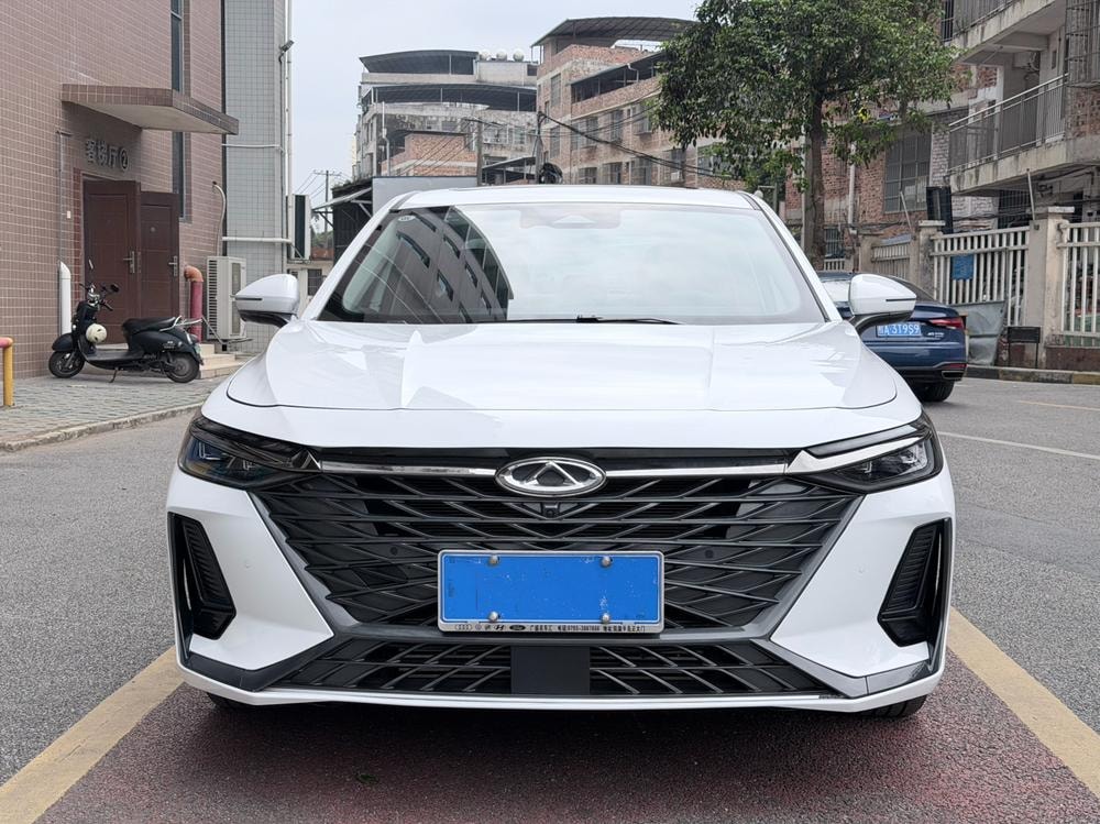 Chery Arrizo 8 2023 — фото автомобиля 1