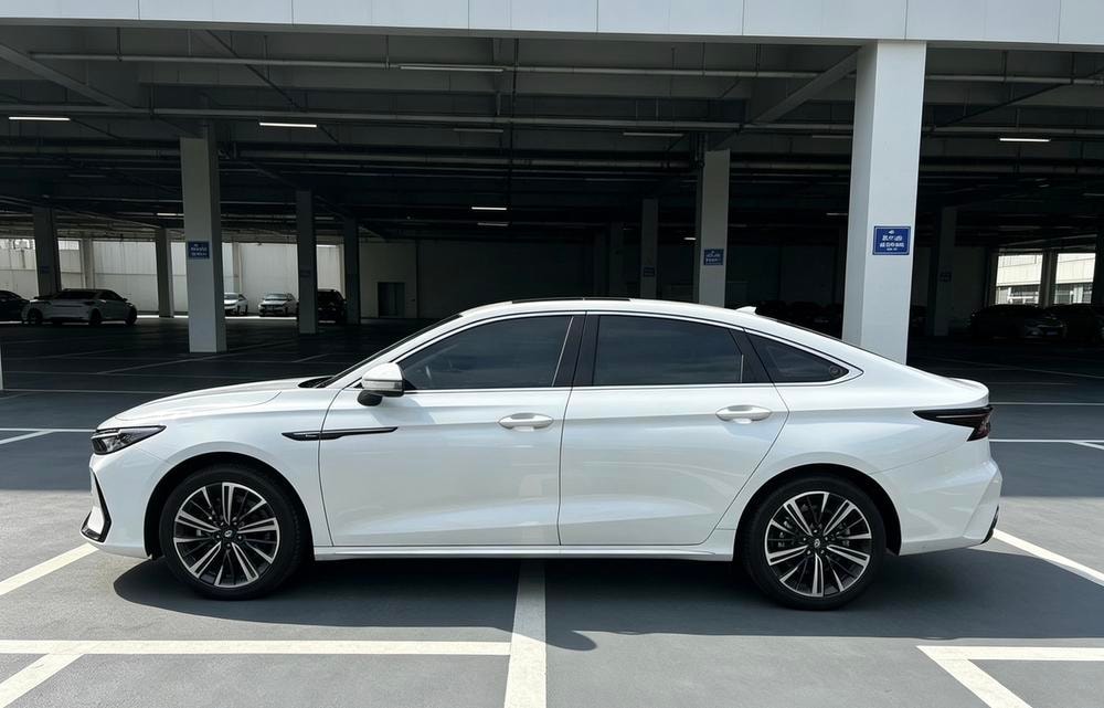 Chery Arrizo 8 2024 — фото автомобиля