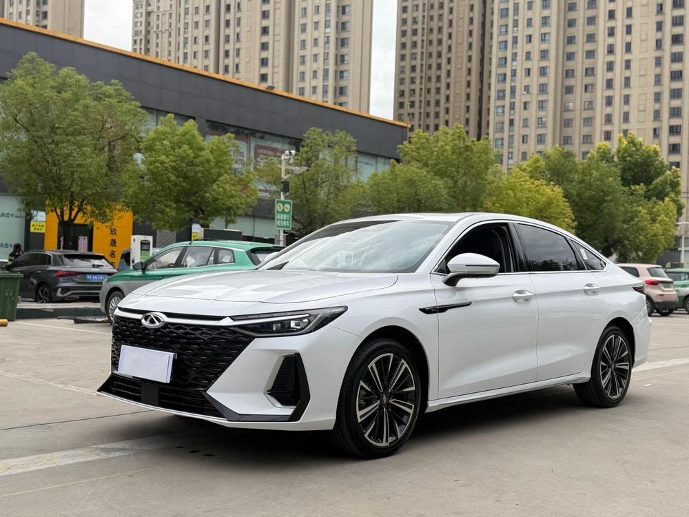 Chery Arrizo 8 2025 — фото автомобиля 1