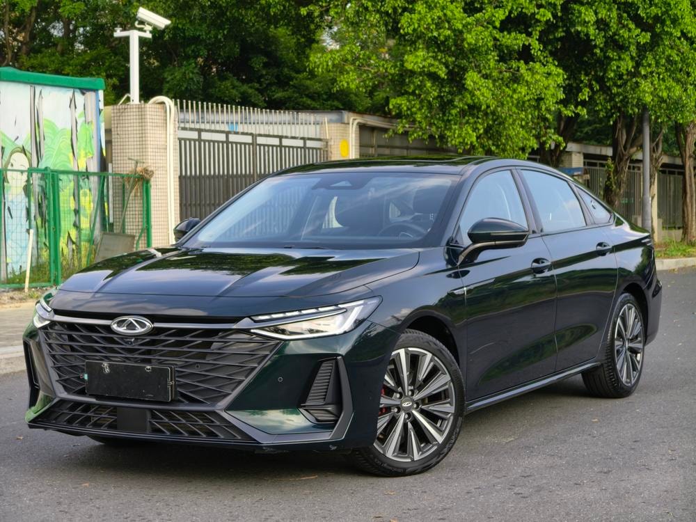 Chery Arrizo 8 2024 — фото автомобиля 1