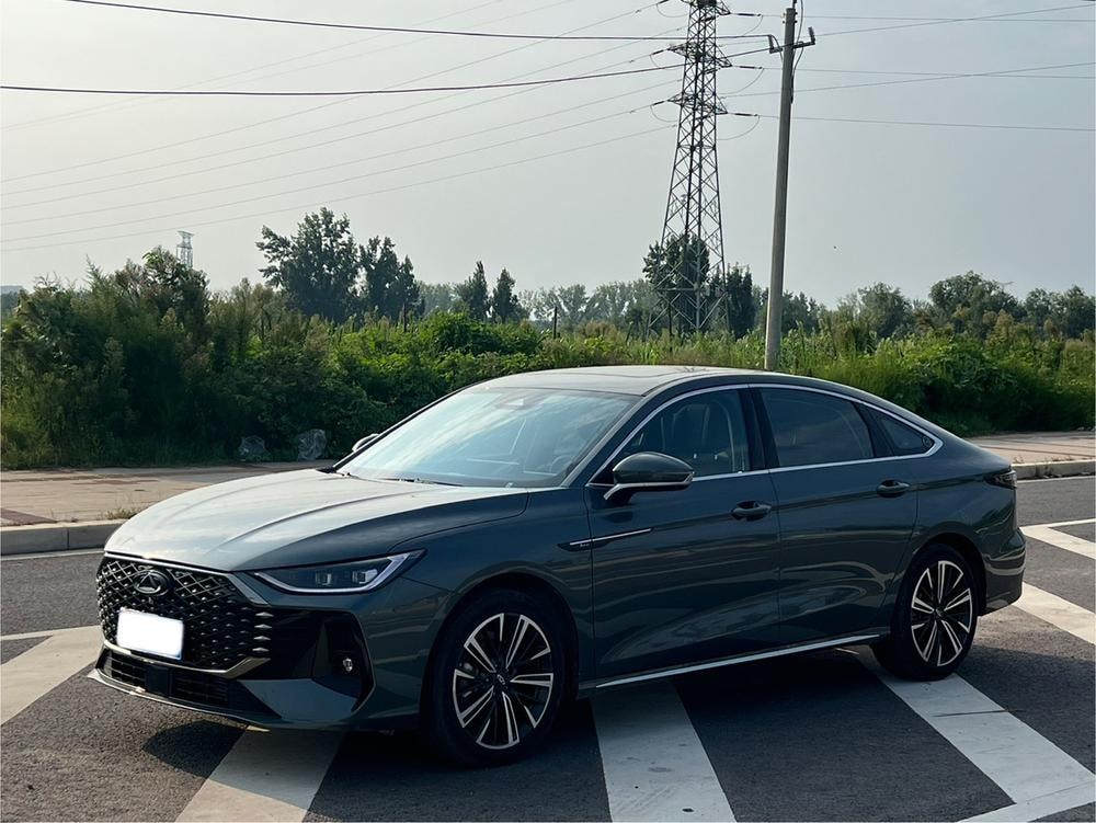 Chery Arrizo 8 PRO 2025 — фото автомобиля
