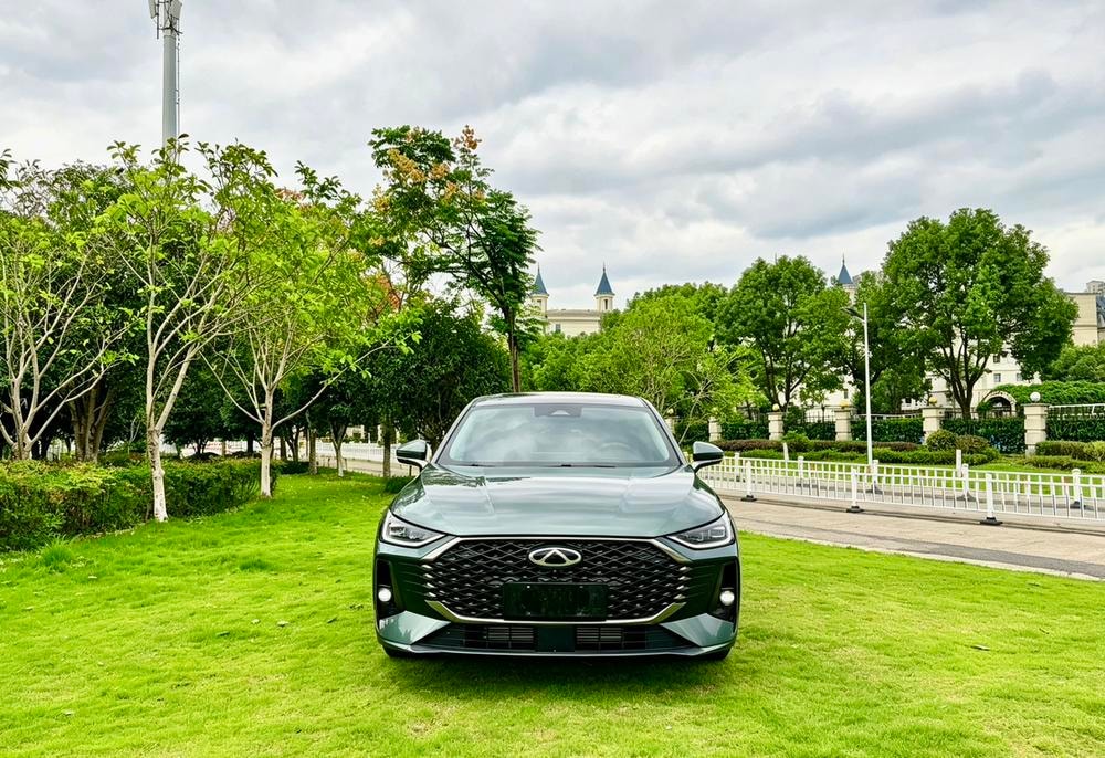 Chery Arrizo 8 PRO 2025 — фото автомобиля