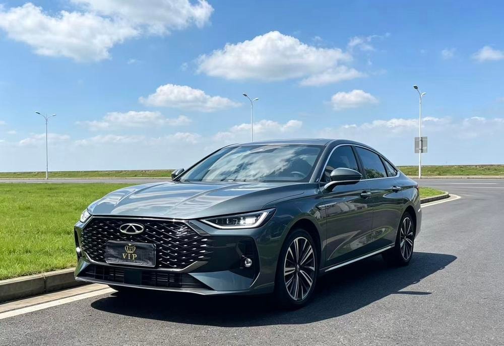 Chery Arrizo 8 PRO 2025 — фото автомобиля