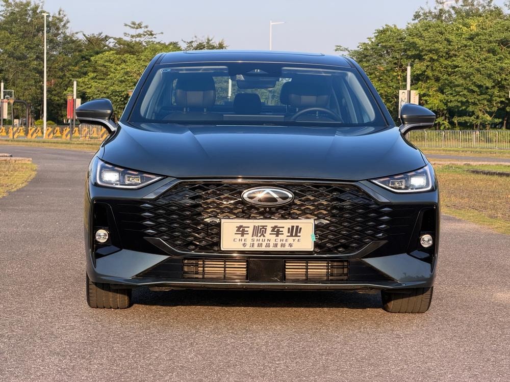 Chery Arrizo 8 PRO 2025 — фото автомобиля 1