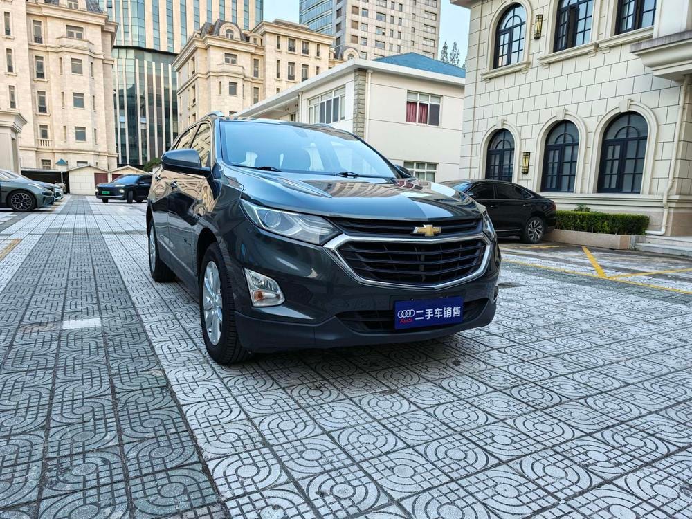 Chevrolet Equinox 2018 — фото автомобиля 1