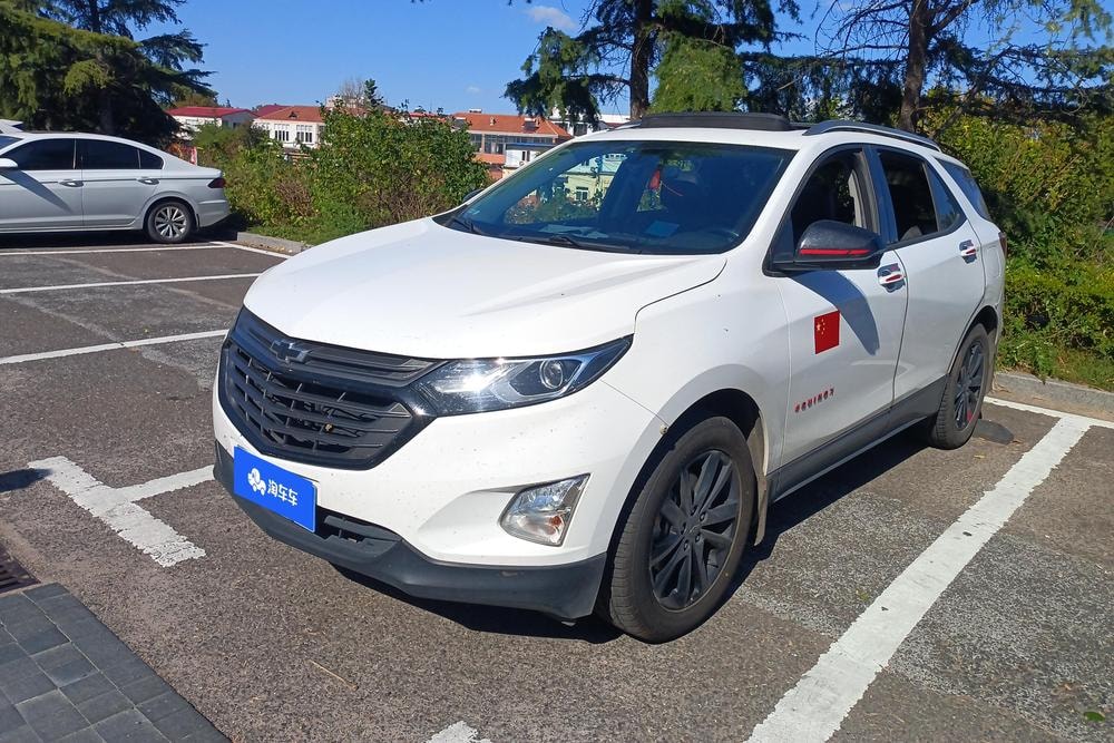 Chevrolet Equinox 2019 — фото автомобиля 1