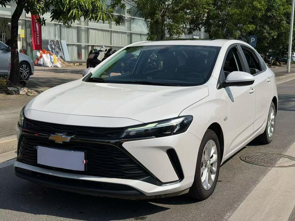 Chevrolet Monza 2023 — фото автомобиля 1