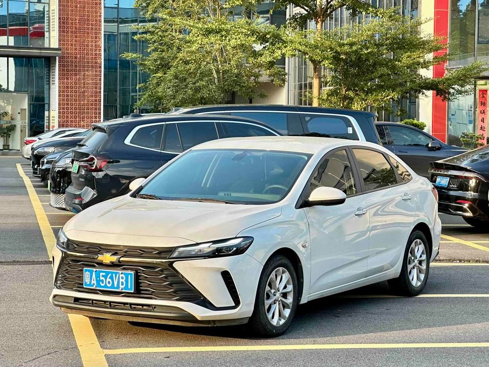 Chevrolet Monza 2023 — фото автомобиля