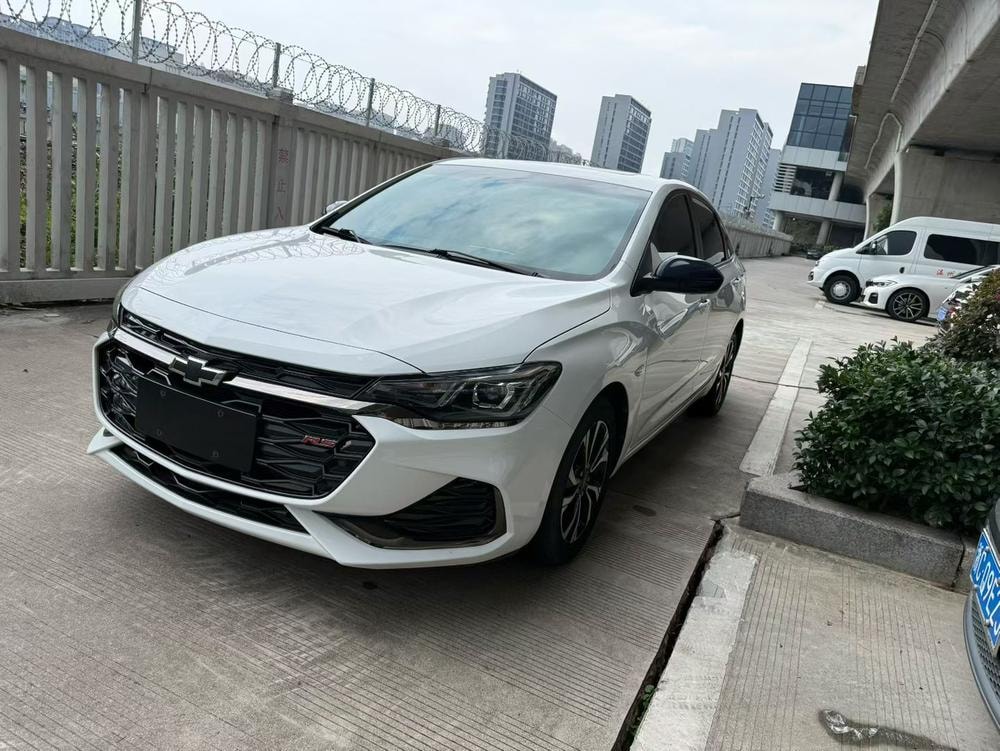 Chevrolet Monza 2020 — фото автомобиля 1