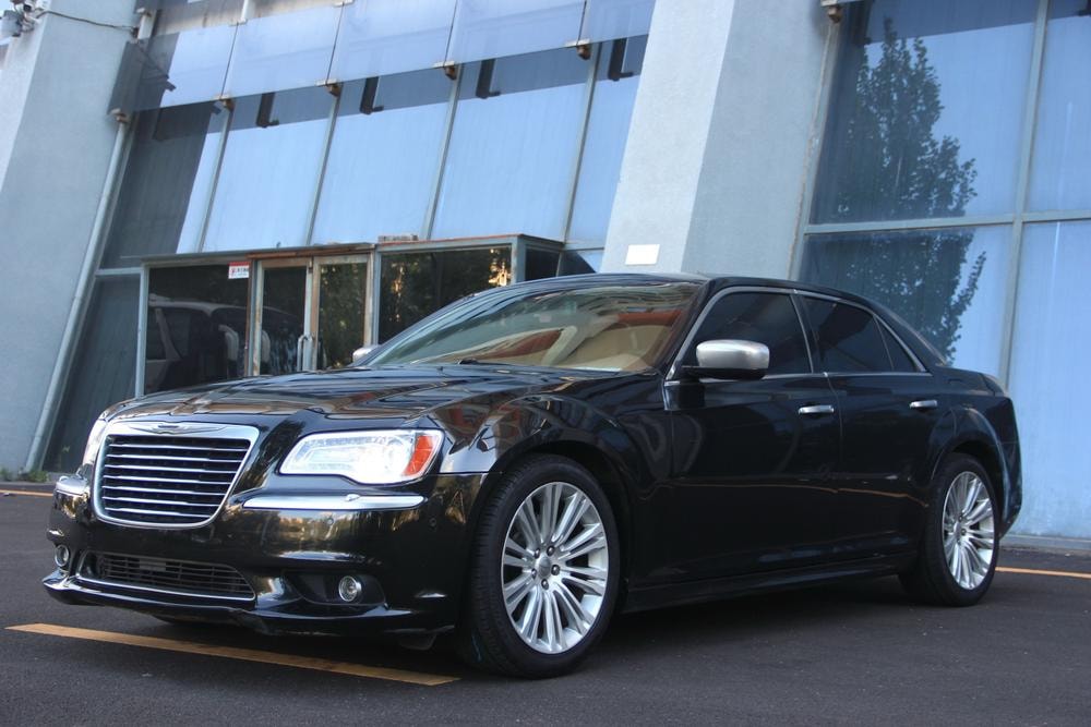 Chrysler 300C (Import) 2014 — фото автомобиля 1