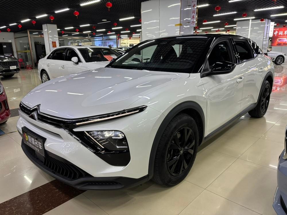 Citroen C5 X 2025 — фото автомобиля 1