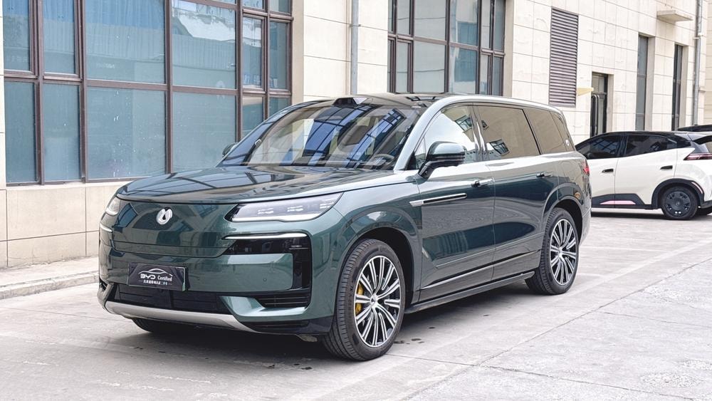 Denza N9 DM 2025 — фото автомобиля