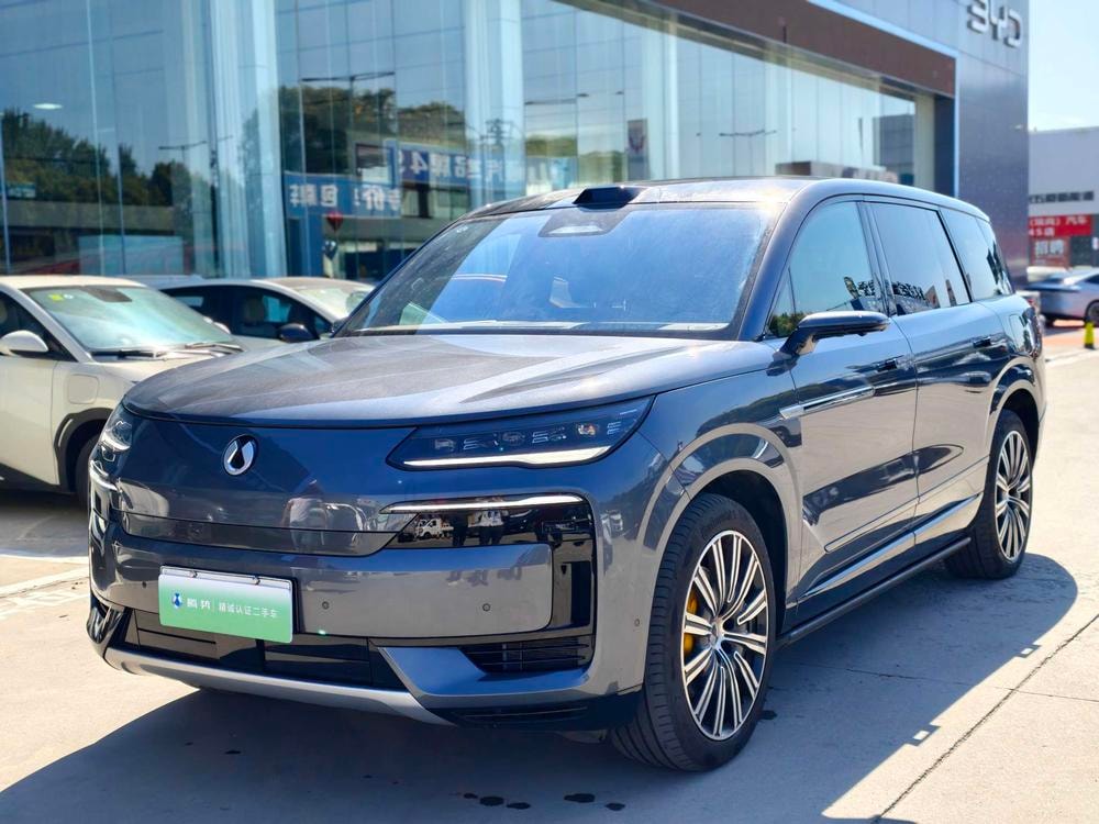Denza N9 DM 2025 — фото автомобиля