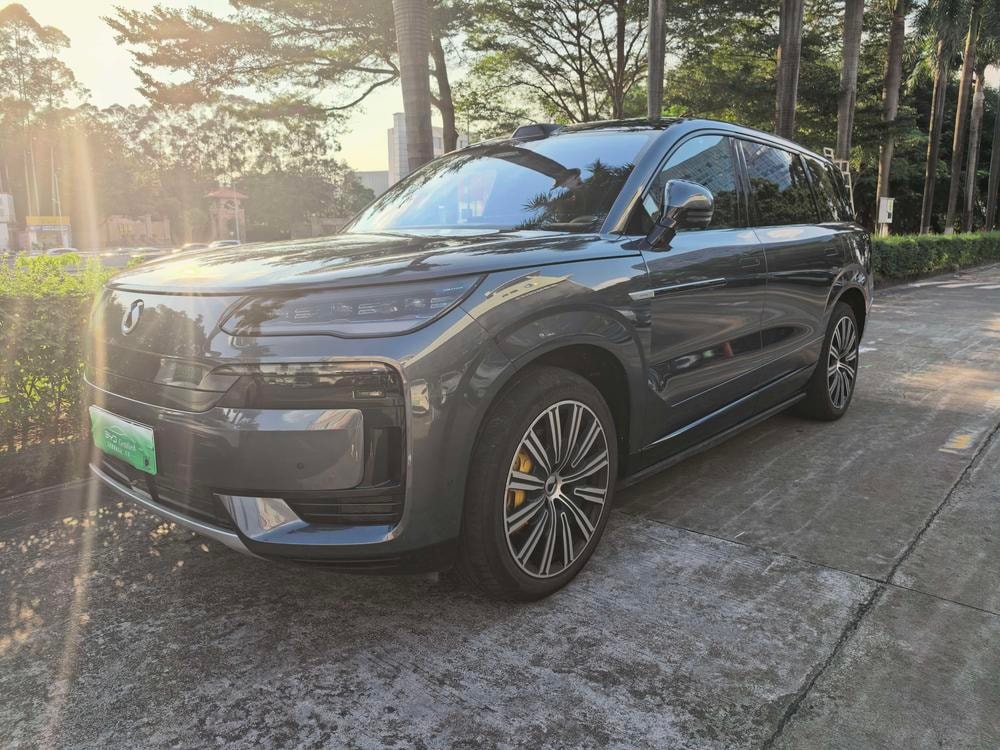 Denza N9 DM 2025 — фото автомобиля