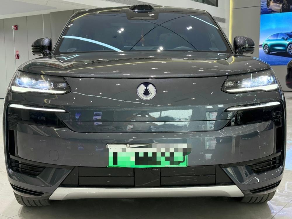 Denza N9 DM 2025 — фото автомобиля