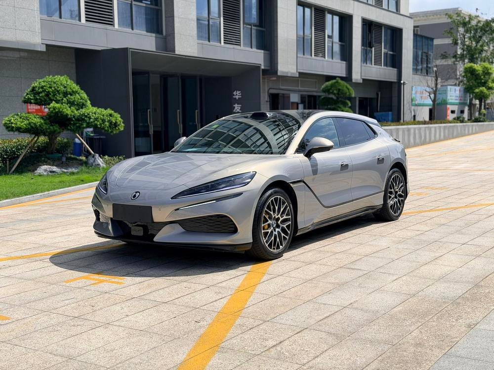 Denza Z9 GT EV 2026 — фото автомобиля 1