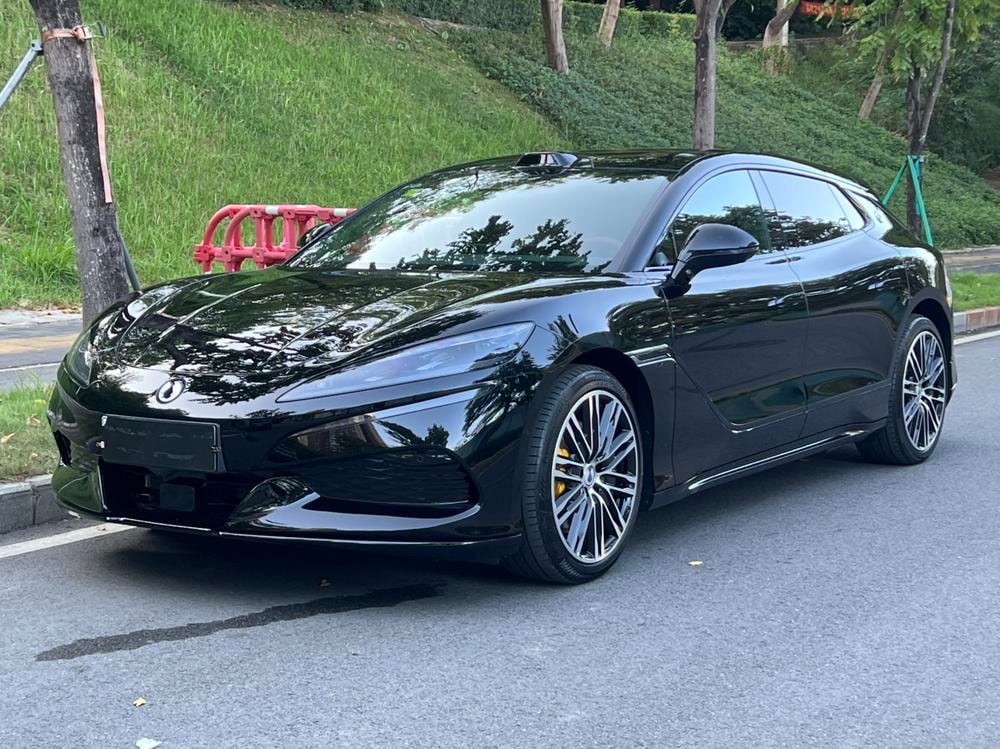 Denza Z9 GT EV 2026 — фото автомобиля 1