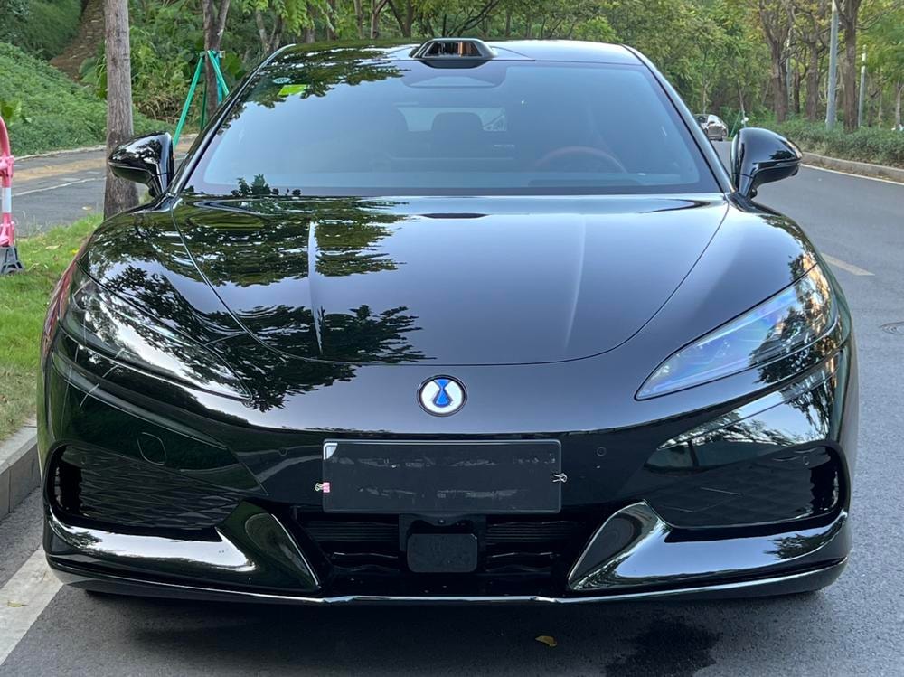 Denza Z9 GT EV 2026 — фото автомобиля
