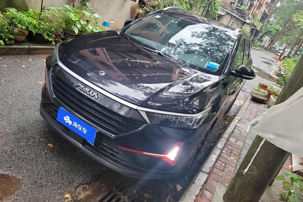 Dongfeng Fengshen AX7 2021 — фото автомобиля