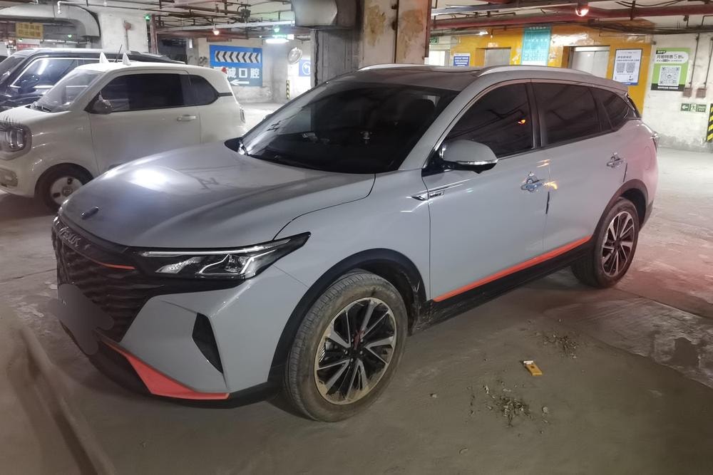 Dongfeng Fengshen AX7 2022 — фото автомобиля
