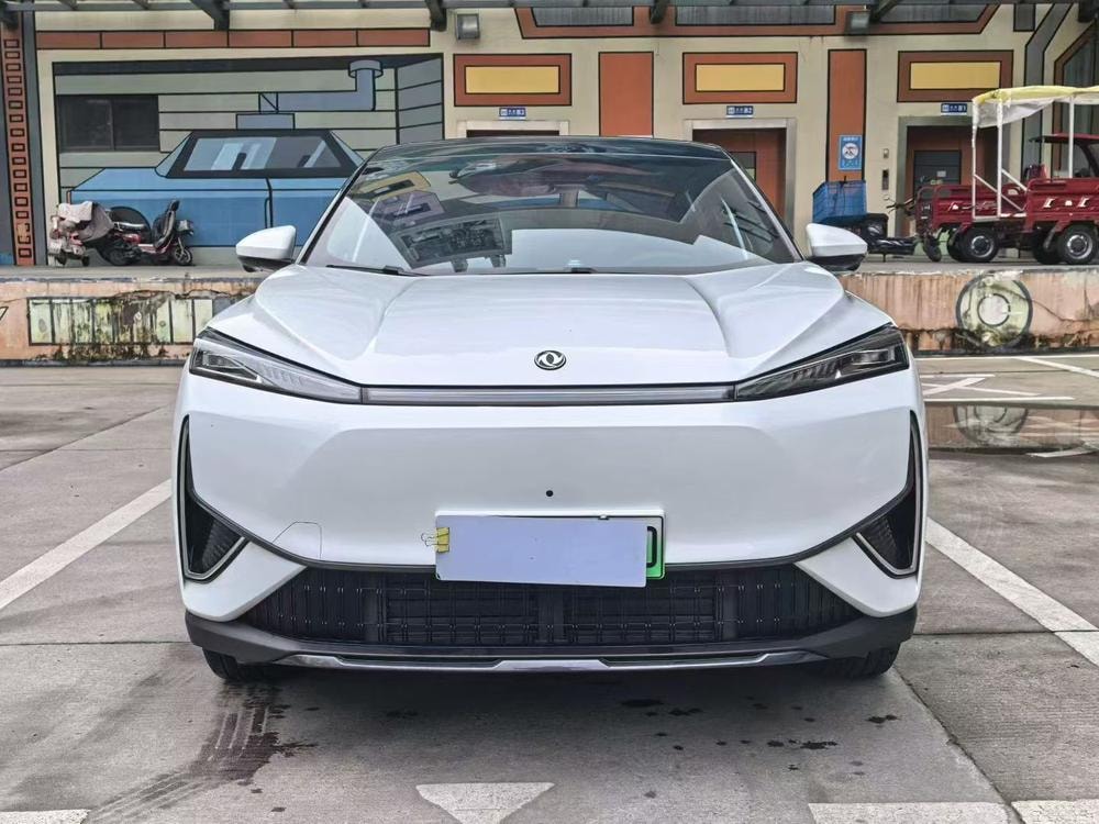 Dongfeng Fengshen Fengshen L7 EV 2025 — фото автомобиля