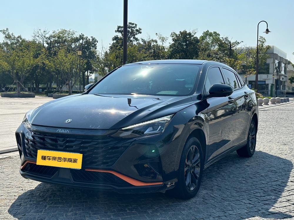 Dongfeng Fengshen Yixuan 2023 — фото автомобиля