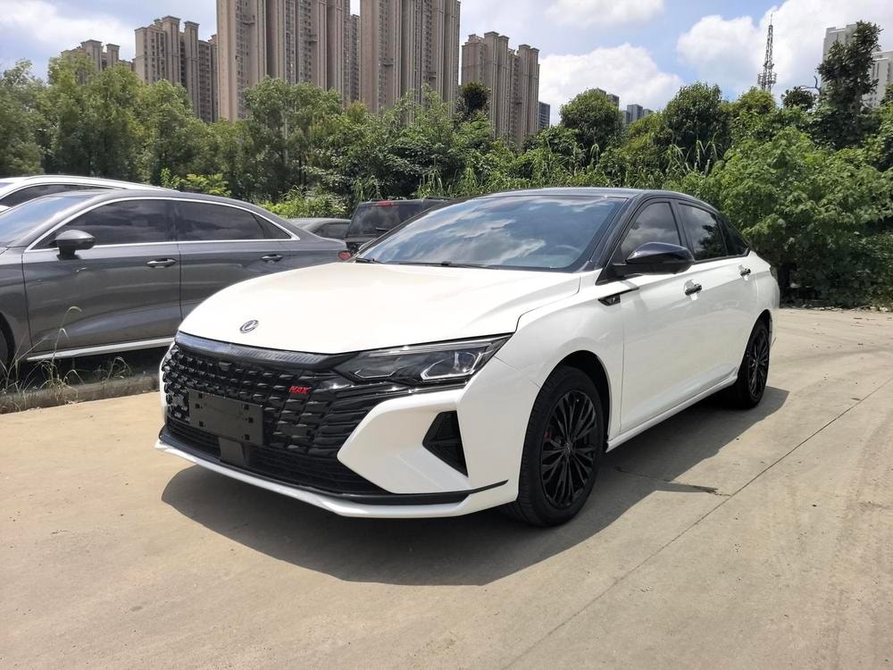 Dongfeng Fengshen Yixuan MAX 2022 — фото автомобиля