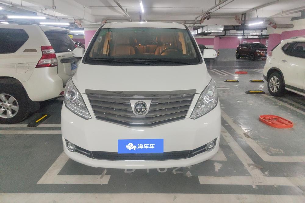 Dongfeng Fengxing Forthing CM7 2018 — фото автомобиля