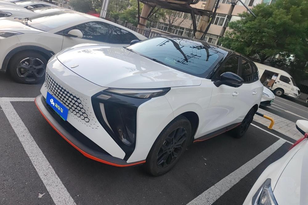 Dongfeng Fengxing Forthing Leiting 2023 — фото автомобиля