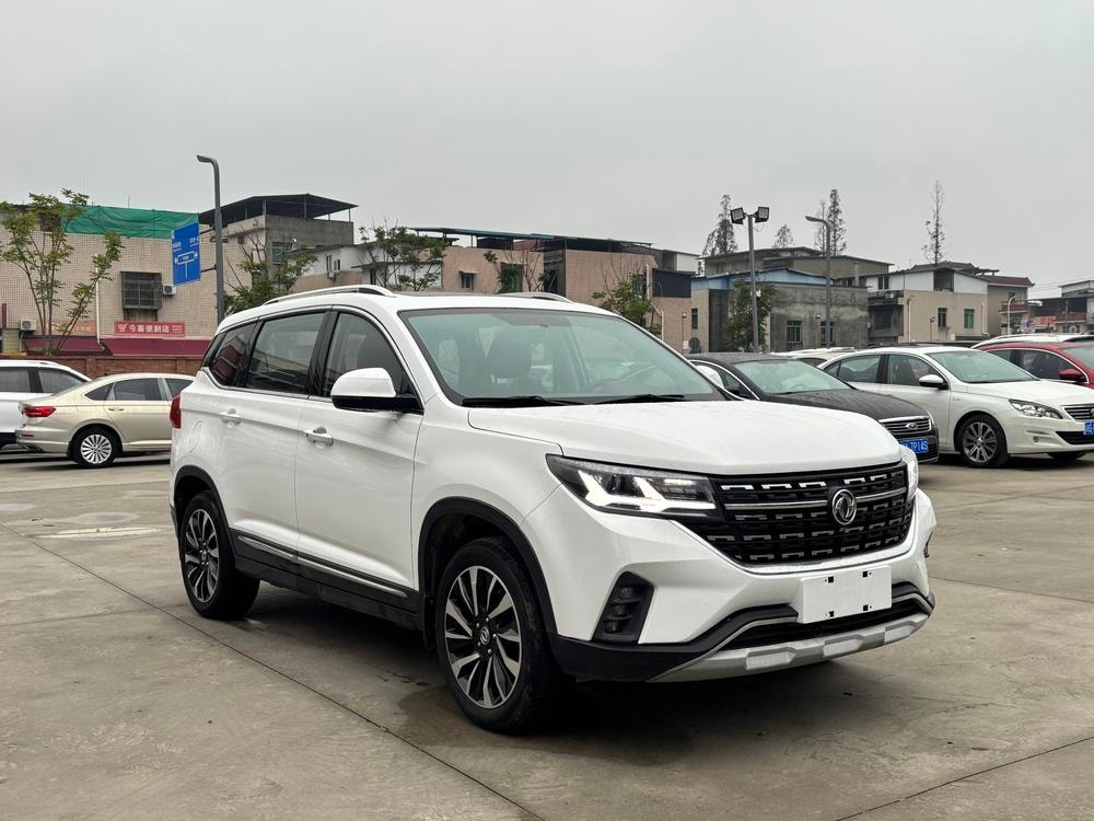 Dongfeng Fengxing Forthing T5 2018 — фото автомобиля