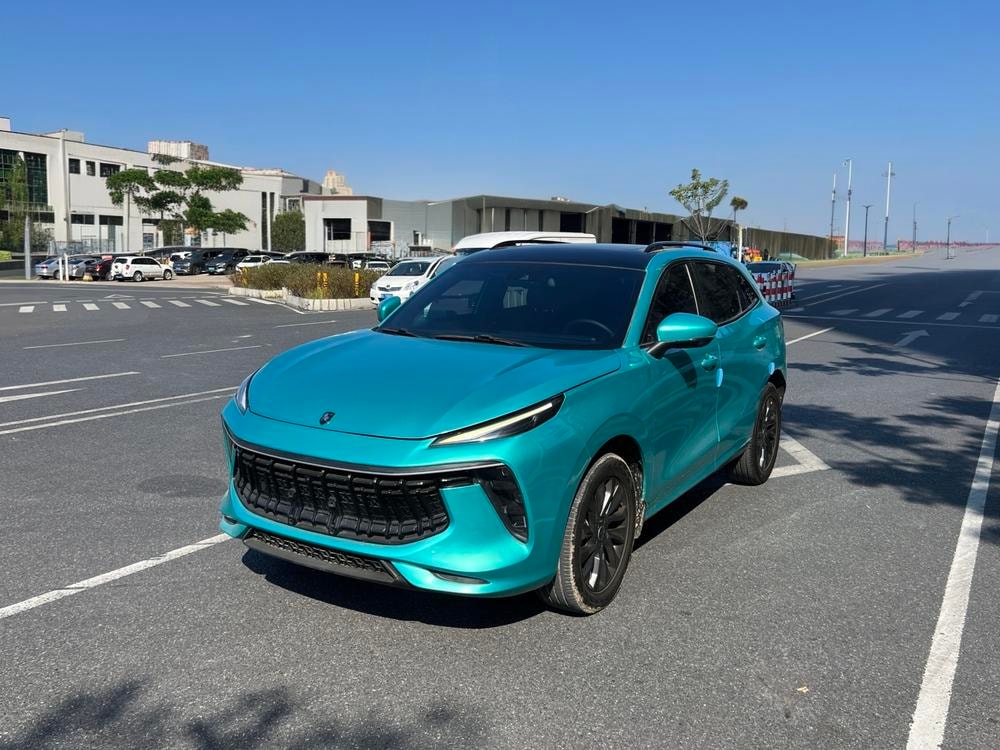 Dongfeng Fengxing Forthing T5 EVO 2021 — фото автомобиля
