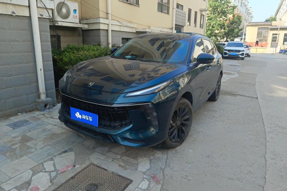 Dongfeng Fengxing Forthing T5 EVO 2021 — фото автомобиля 1
