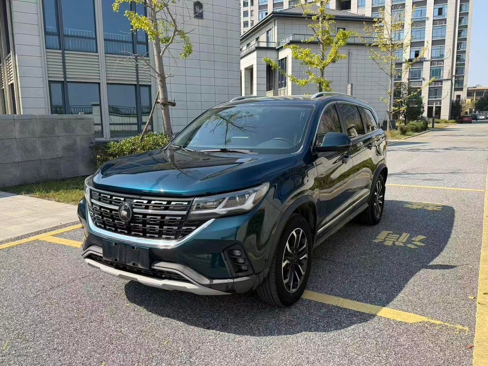 Dongfeng Fengxing Forthing T5L 2021 — фото автомобиля