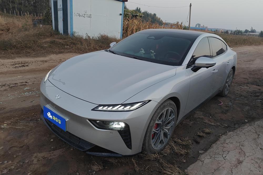 Dongfeng Yipai 奕派007 2025 — фото автомобиля