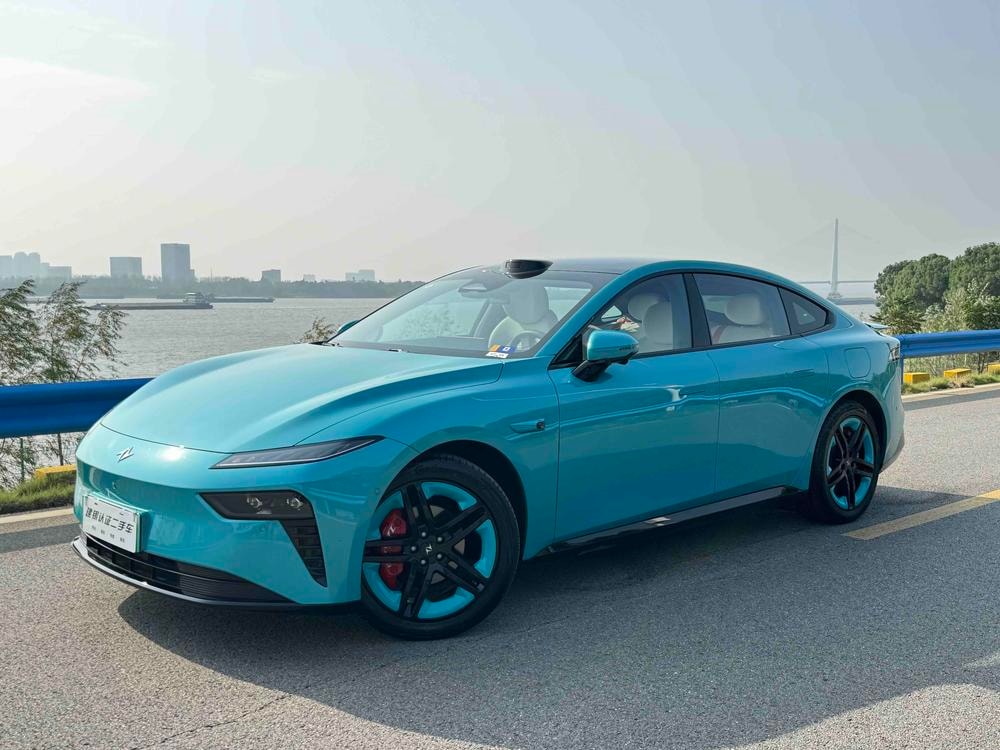 Dongfeng Yipai 奕派007 2026 — фото автомобиля 1