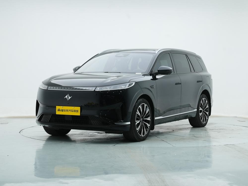 Dongfeng Yipai 奕派008 2026 — фото автомобиля