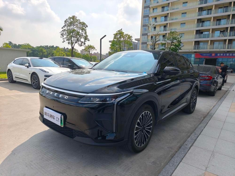 Exeed Yaoguang C-DM 2025 — фото автомобиля