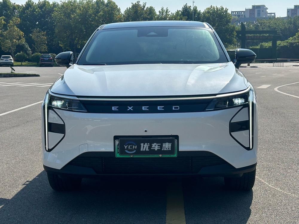 Exeed Yaoguang C-DM 2026 — фото автомобиля