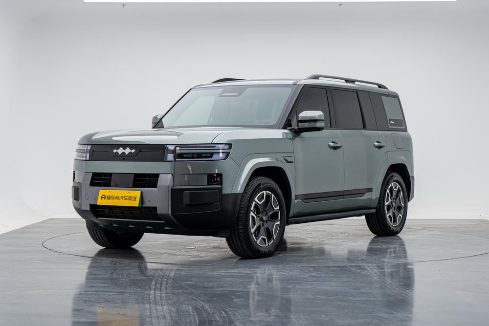 Fangchengbao Tai 7 PHEV 2025 — фото автомобиля