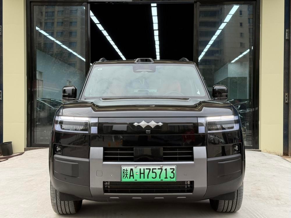 Fangchengbao Tai 7 PHEV 2025 — фото автомобиля