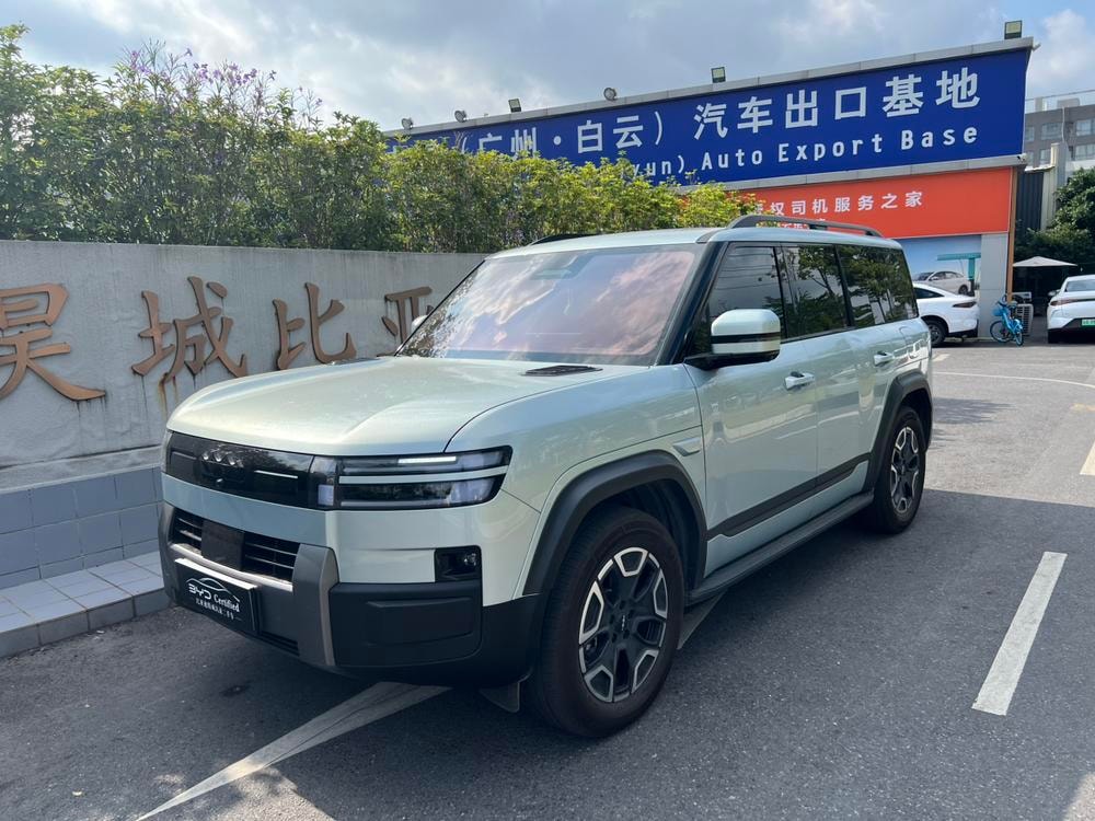 Fangchengbao Tai 7 PHEV 2025 — фото автомобиля