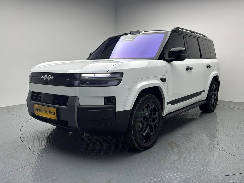 Fangchengbao Tai 7 PHEV 2025 — фото автомобиля
