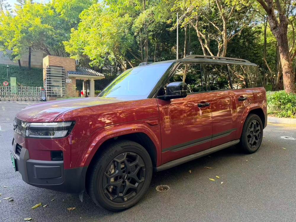 Fangchengbao Tai 7 PHEV 2025 — фото автомобиля 1