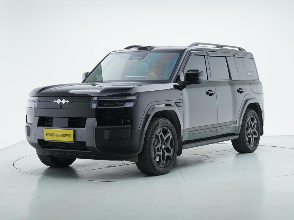Fangchengbao Tai 7 PHEV 2025 — фото автомобиля 1