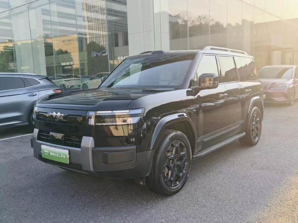 Fangchengbao Tai 7 PHEV 2025 — фото автомобиля